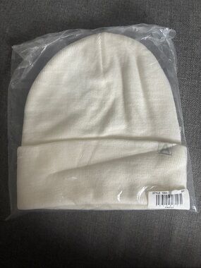 Aeropostale Cream Ribbed Cuff Beanie